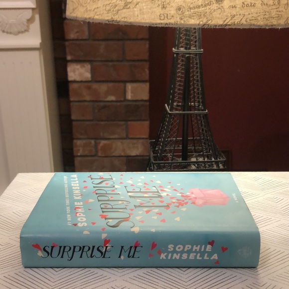 💙Surprise Me - a novel by Sophie Kinsella - Picture 4 of 4